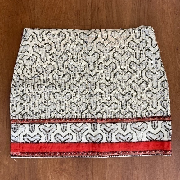 Zara women’s embellished mini skirt in white‎ - Picture 2 of 4